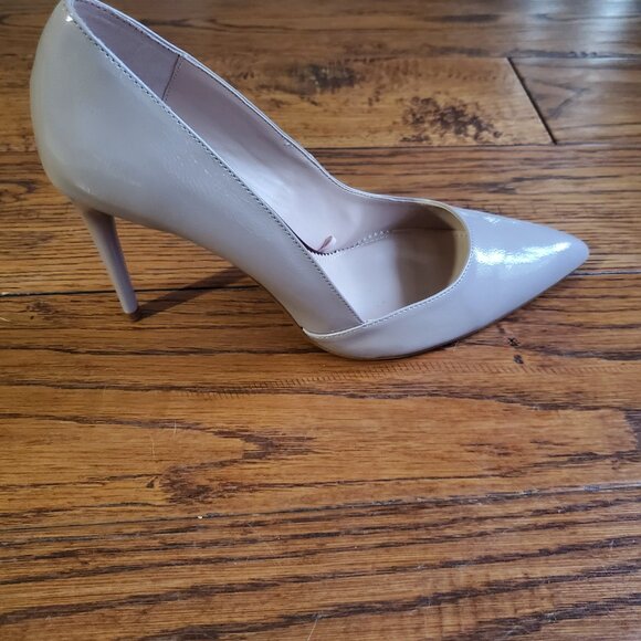 Shoes - Picture 8 of 8